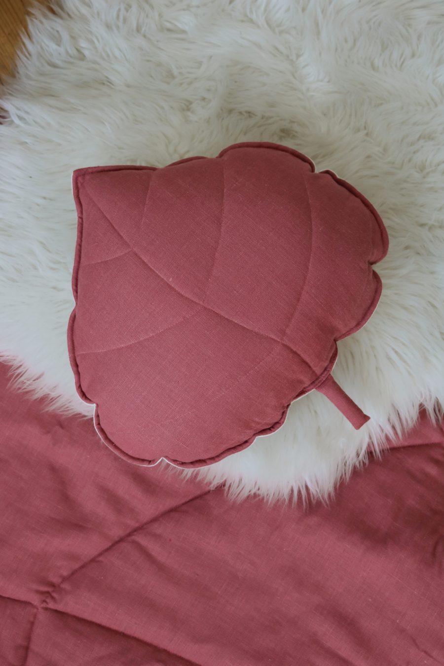 Lifestyle Goji Linen Leaf Cushion 6